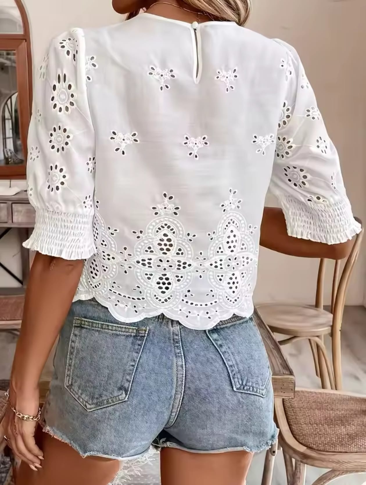 Blusa de encaje blanco