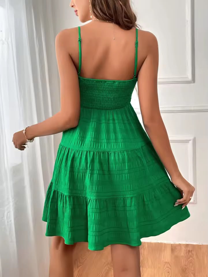 Minivestido con corpiño ahumado y tirantes finos
