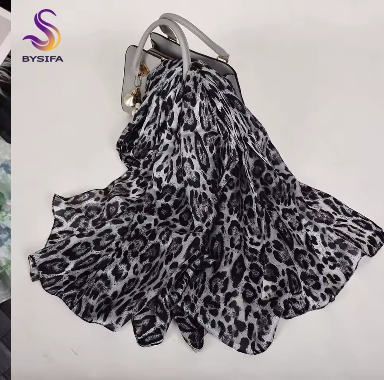 Bufanda blanca de seda de morera para 100%, chal para mujer, nuevo diseño Floral, chal largo de playa para verano, bufandas de lujo para el cuello para mujer, Hijabs