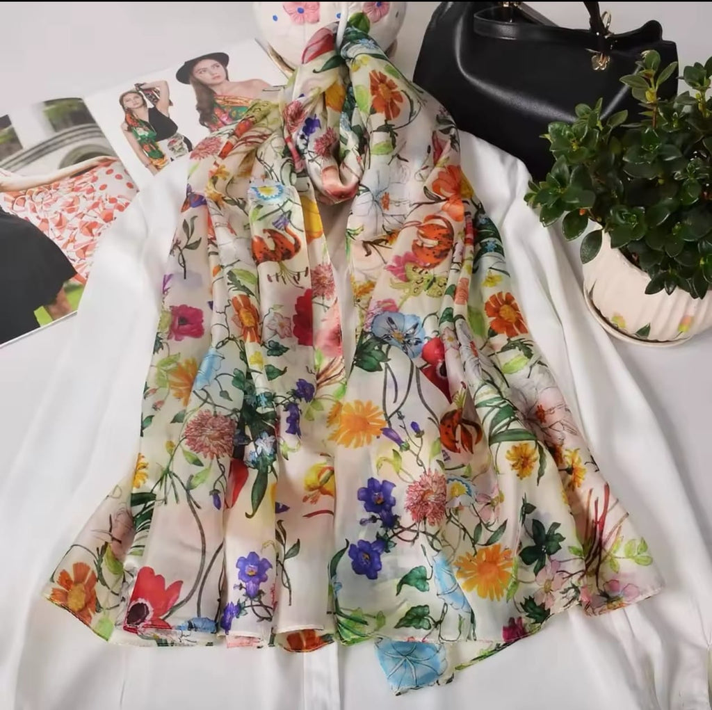 Bufanda blanca de seda de morera para 100%, chal para mujer, nuevo diseño Floral, chal largo de playa para verano, bufandas de lujo para el cuello para mujer, Hijabs